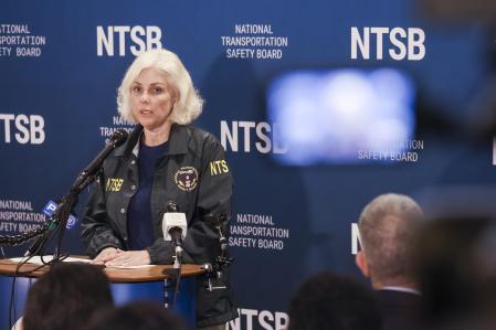 JERSEY CITY (United States), 11/04/2025.- US National Transportation Safety Board (NTSB) Chairperson Jennifer Homendy holds a press conference about the tourist helicopter which crashed into the Hudson River in Jersey City, New Jersey, USA, 11 April 2025. According to the NTSB, six people were killed when a Bell 206 helicopter operated by the company New York Helicopters plunged into the river on 10 April. (Nueva York) EFE/EPA/SARAH YENESEL